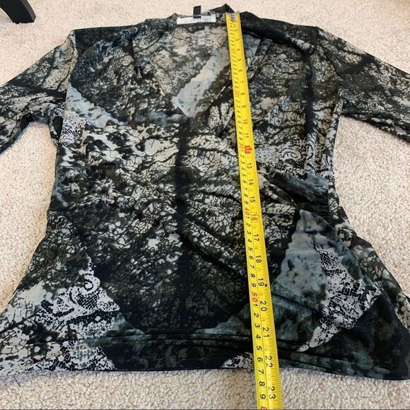 MELANIE Lyne Olive green ivory black multicoloured abstract wrap blouse Sz S - Picture 10 of 11